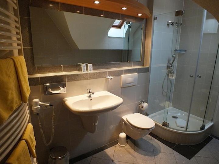 Achkarrer Krone Hotel Achkarren ภายนอก รูปภาพ