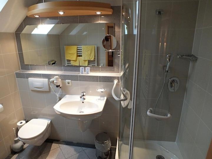 Achkarrer Krone Hotel Achkarren ภายนอก รูปภาพ